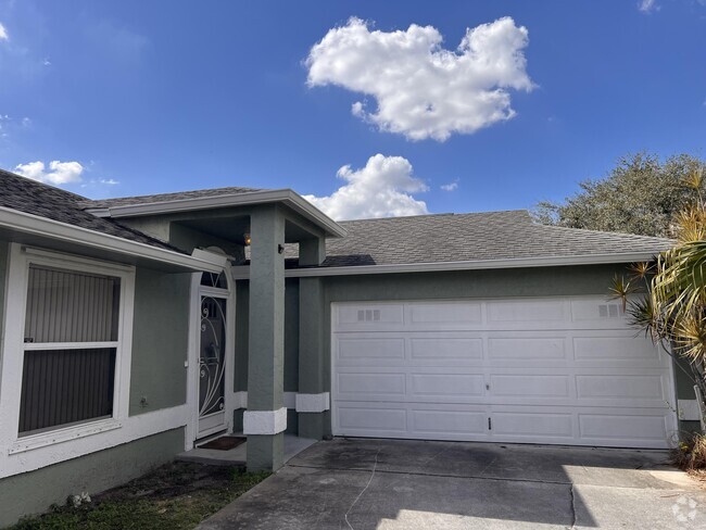 Building Photo - 1106 SW Gardena Ave Rental