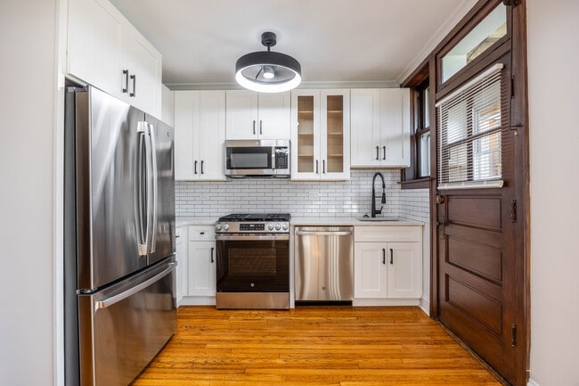 Building Photo - 3127 N Spaulding Ave Unit 2