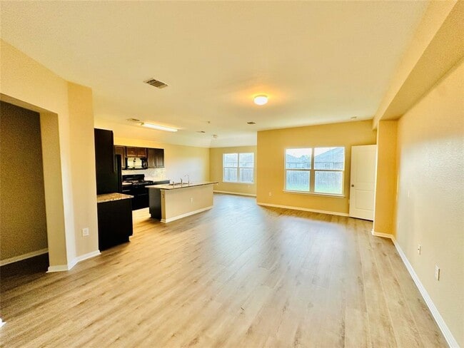 Photo - 704 Silver Wing Dr