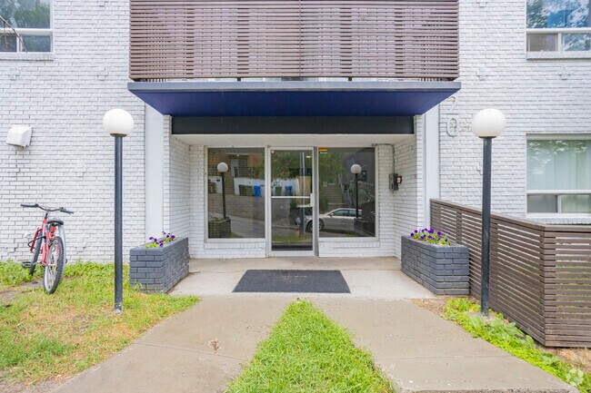 Entrance - White Plains Manor