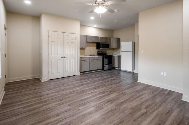 Building Photo - 878 4th St SE Unit A-101 Rental
