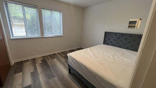 Photo - 3210 Orleans Dr Unit 3210 Orleans Drive #4