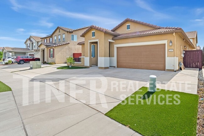 Photo - 8409 Stara St