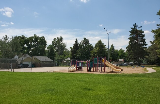 Photo - NShields632 (KC-LN)