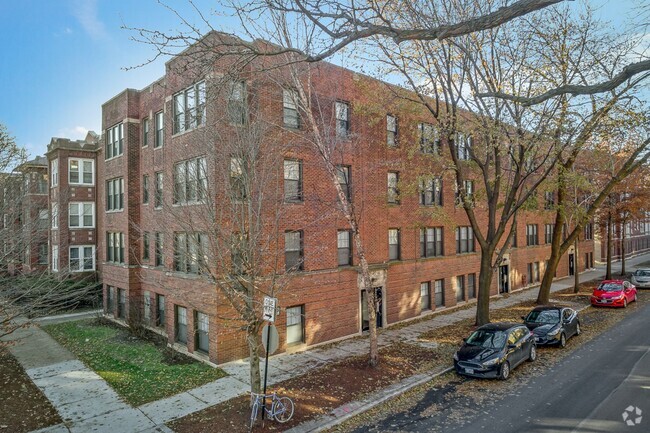 Building Photo - 1941 W Winnemac Ave Unit 3 Rental