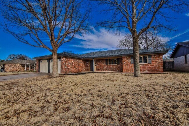 Photo - 8007 Elmwood Avenue