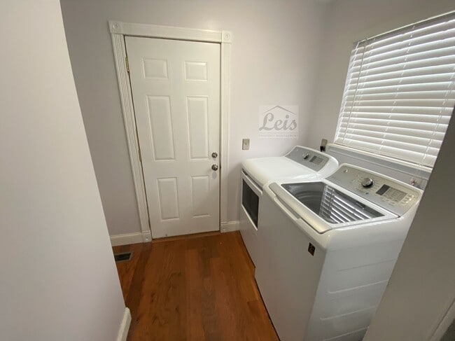 Photo - 2517 Newcastle Dr