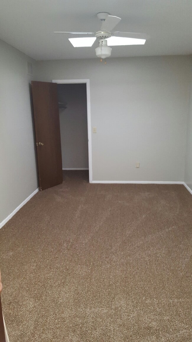 Photo - 5713 Wabash St