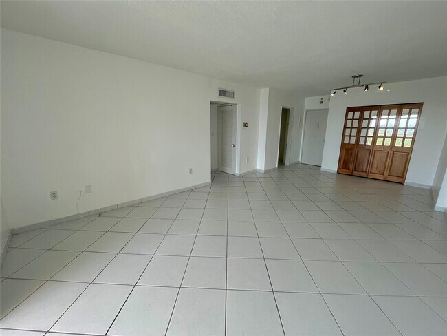 Photo - 400 Kings Point Dr Unit 1608