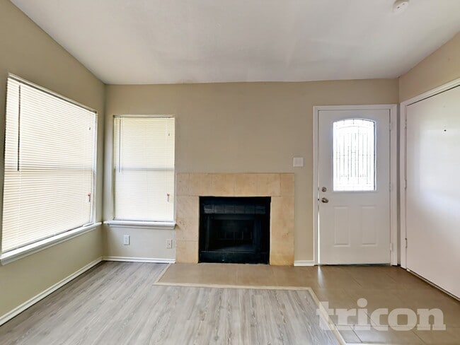 9410 Valley Moss