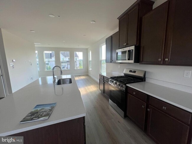 Building Photo - 2511 Baydon Ln