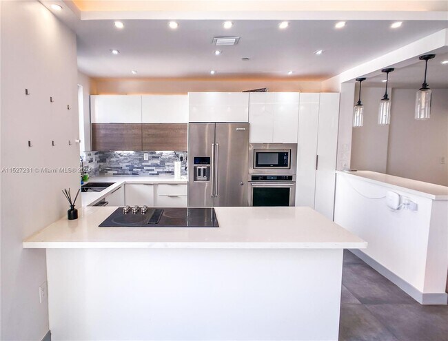 Photo - 163 N Shore Dr