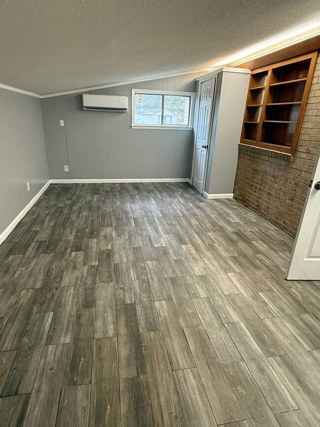 Photo - Newly Renovated 4 Bedroom 1.5 Bathroom Family Home