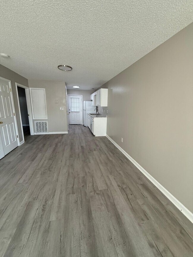 Building Photo - COMING SOON! Rental