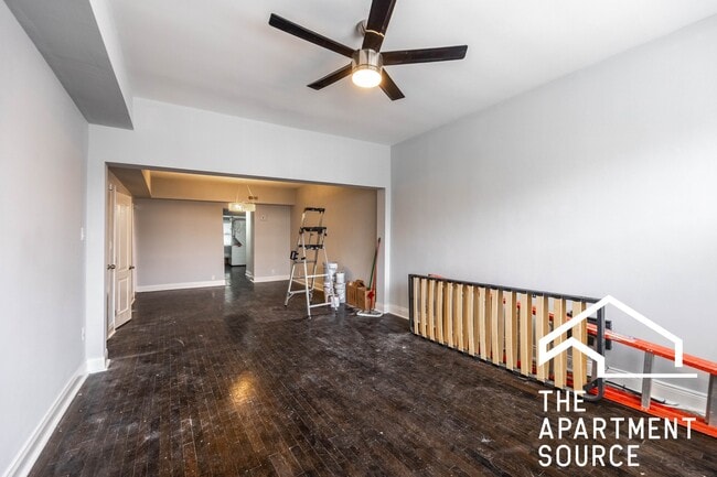 Photo - 2551 W Fullerton Ave Unit 2