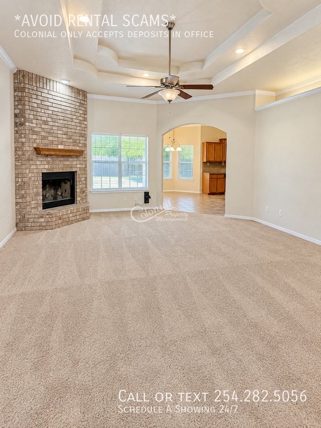 2405 Wisteria Ln