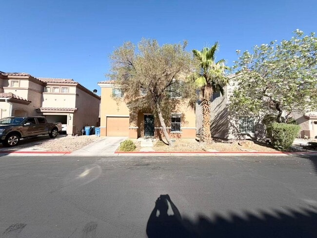 Photo - Beautiful 2-story home offering 3 bedrooms, 2.5 bathrooms