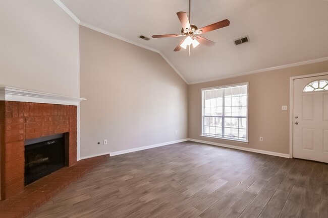 Photo - 610 W Ashley Glen Cir