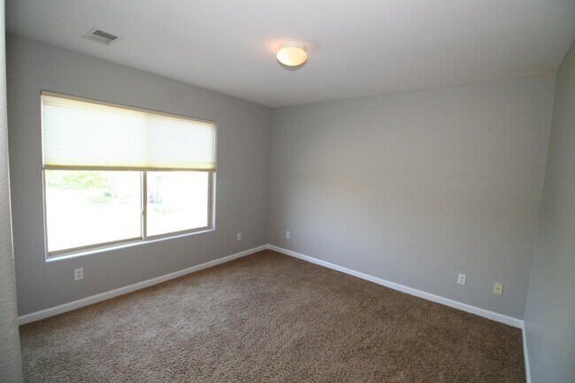 Photo - 18052 Becket Dr