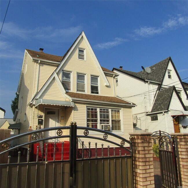 Photo - 89-55 211th St