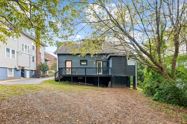 409 W 1st St Unit 1