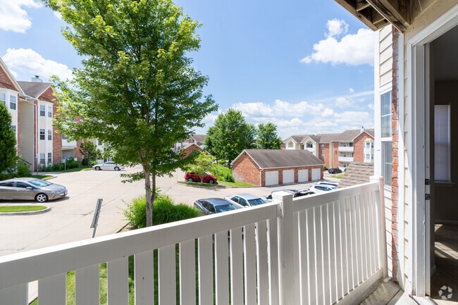 1BR, 1BA - 644SF - Balcony