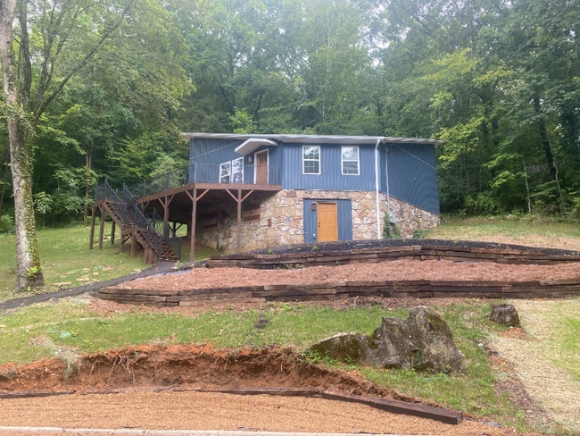 Building Photo - 108 Suzanne Dr