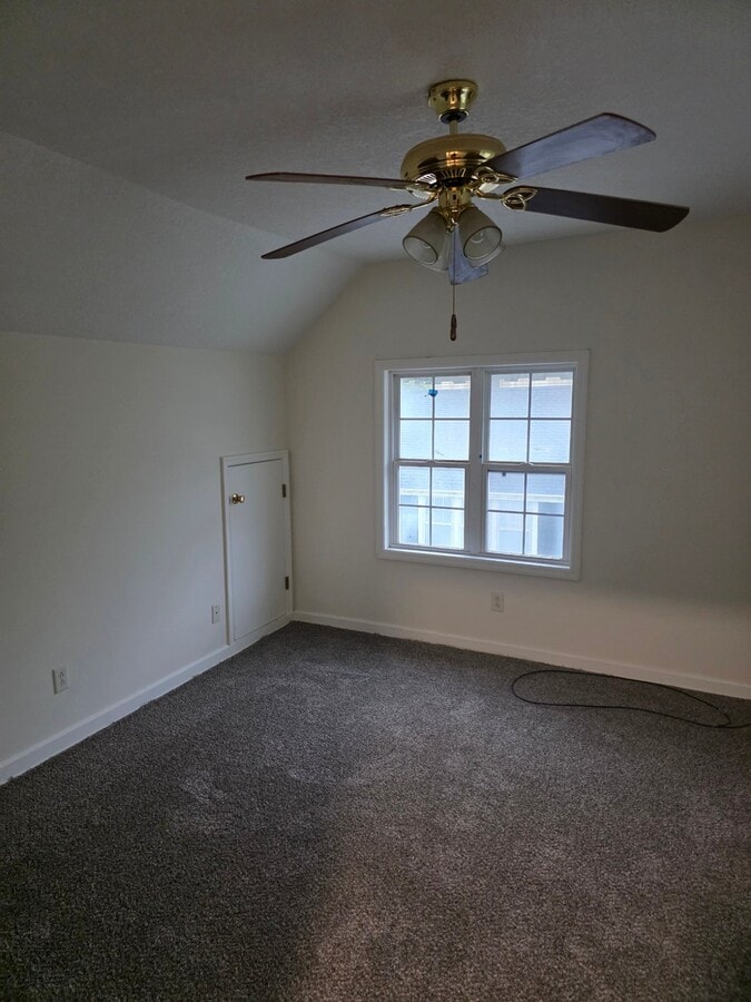 Photo - 213 E Carlton St