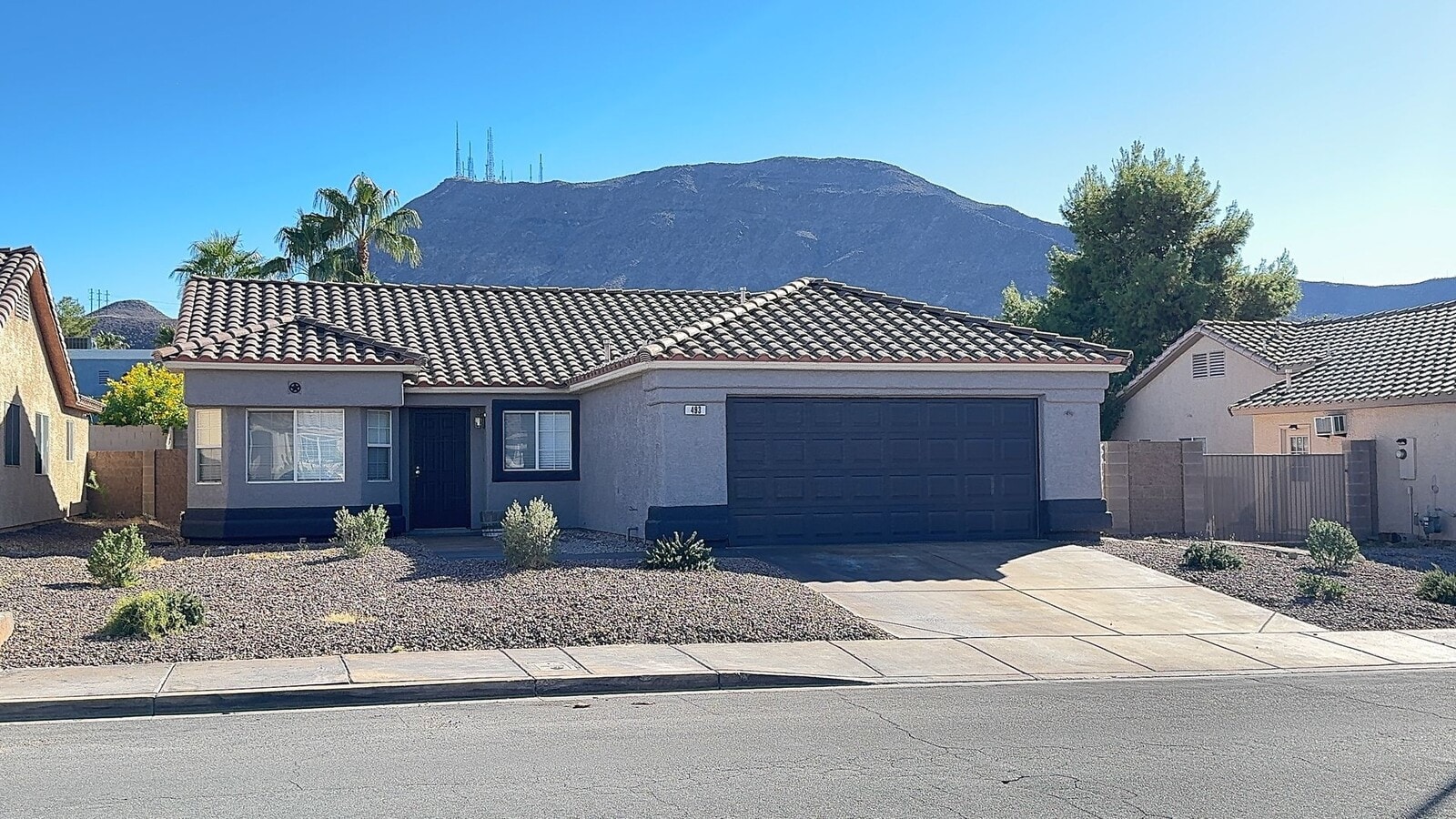 Clean, Spacious Home - Clean, Spacious Home
