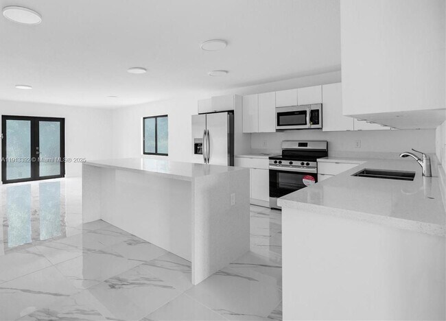 Photo - 152 NW 18th St