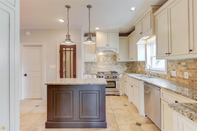 Photo - 55 W Shadburn Ave