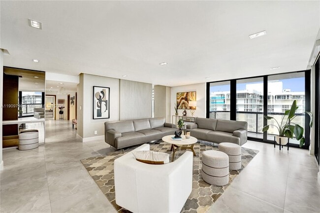 Photo - 19667 Turnberry Way Unidad 27J