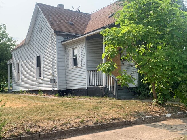 Photo - Welcome to the 3 Bedroom Home West Peoria