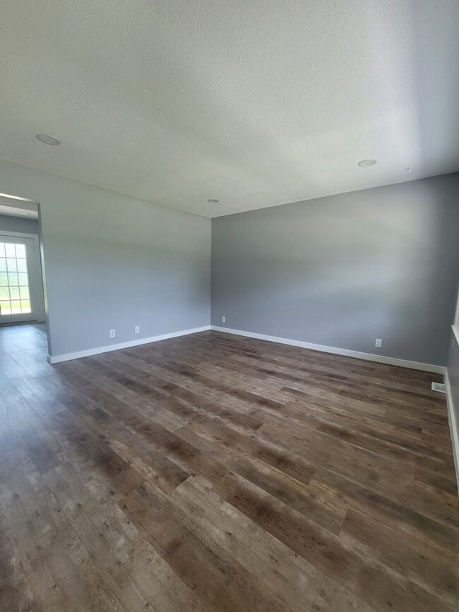 Photo - Three Bedroom Townhome!