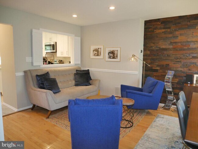 Photo - 2774 Grovemore Ln