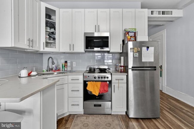 Building Photo - 1324 Locust St Unit 1118