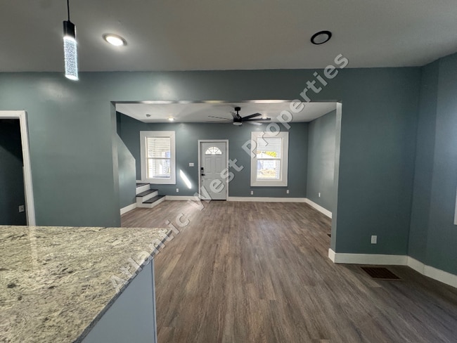 Photo - 545 Carplin Pl