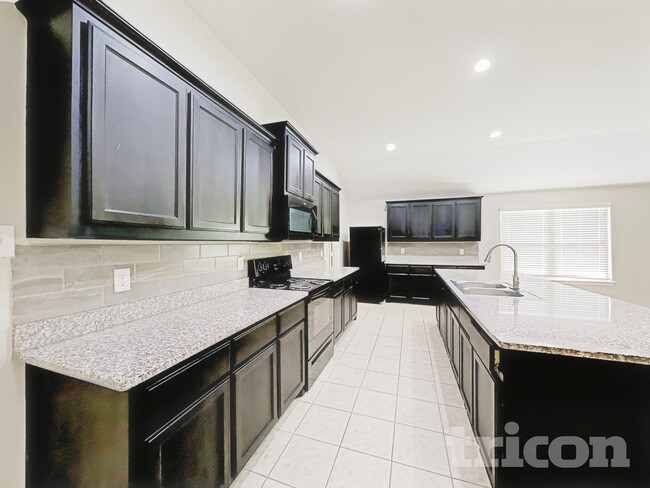 Photo - 1807 Kings Cross Dr