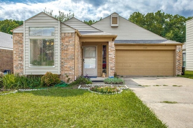 Beautifully Updated 3-Bedroom Brick Home w... - Beautifully Updated 3-Bedroom Brick Home w...