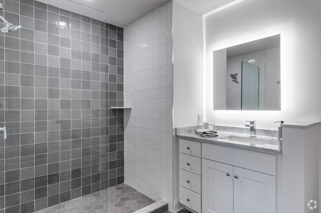 1BR, 1BA - 790SF