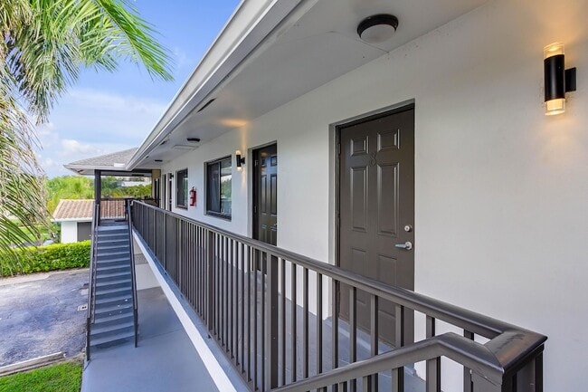 Photo - 520 NE 44th St