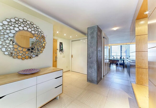 311 Greenwich St Unidad 16K