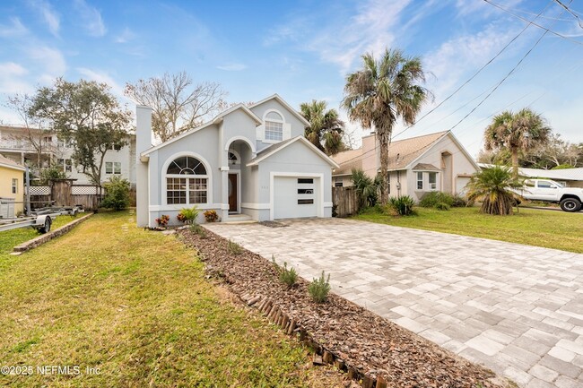 Photo - 303 D St