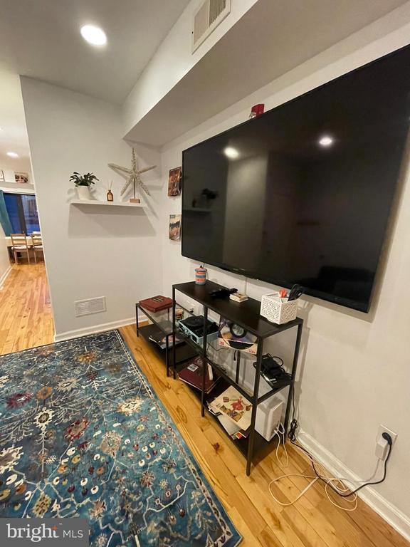 Photo - 217 W Girard Ave