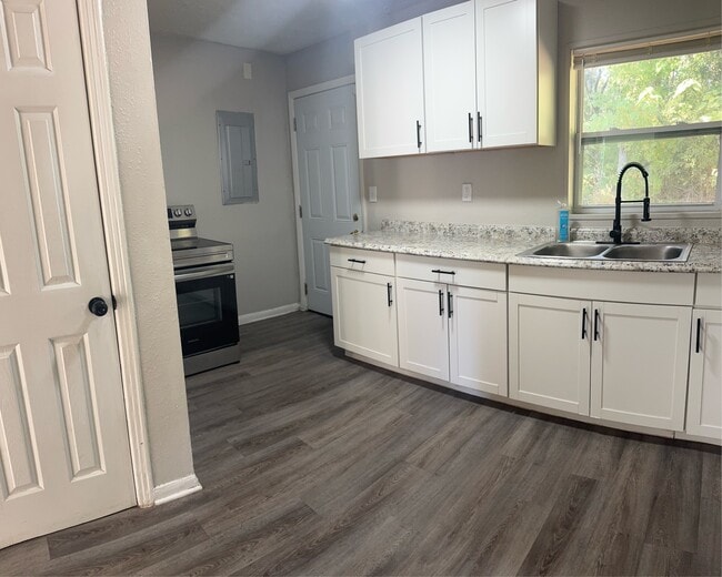 Photo - 2603 Beaverbrook Pl House