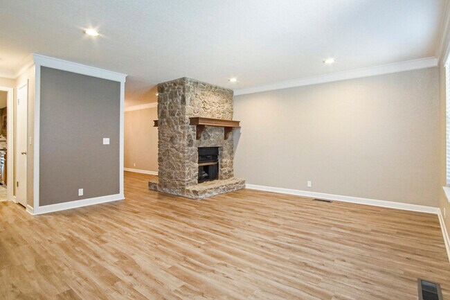 Photo - 11912 Shady Trail Ln