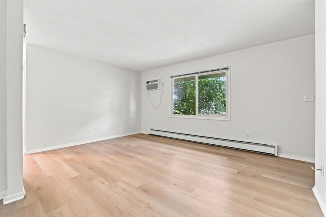 Photo - 530-530 Laurel St Unit 2