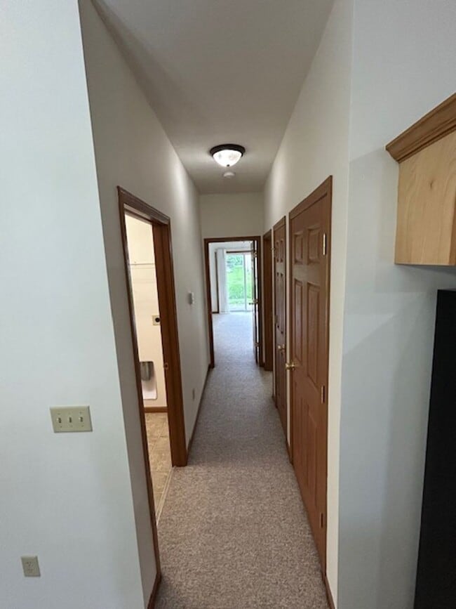 Photo - 1 Bedroom Apartment with Garage! Unit 1510-B Williamsburg Pl