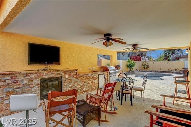 Photo - 2410 Doherty Way