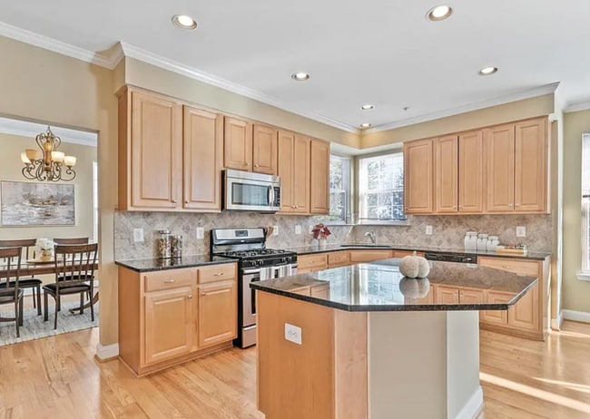 Building Photo - 10315 Gilmoure Dr Rental
